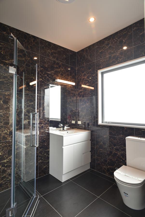 Bealey Plaza Motel Christchurch Exterior photo Bathroom